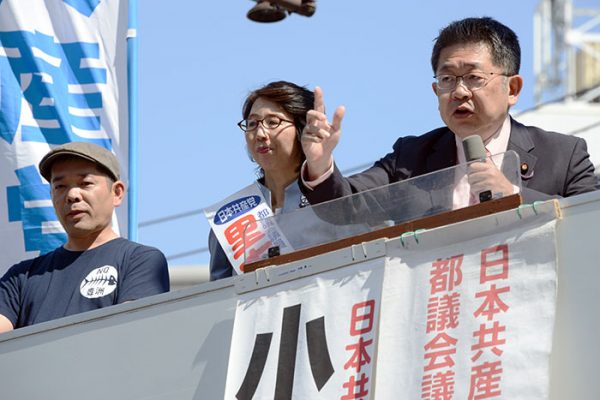 ６月３日、日本共産党街頭演説　 小池晃書記局長が熱烈に訴え 三茶キャロット前に１０００人の熱気